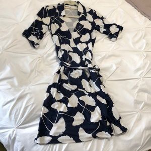 DVF Navy & White floral print wrap dress